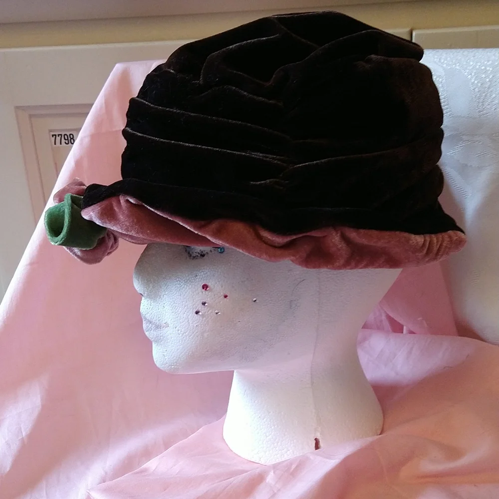 Brown and pink velour hat - Picture 2 of 8